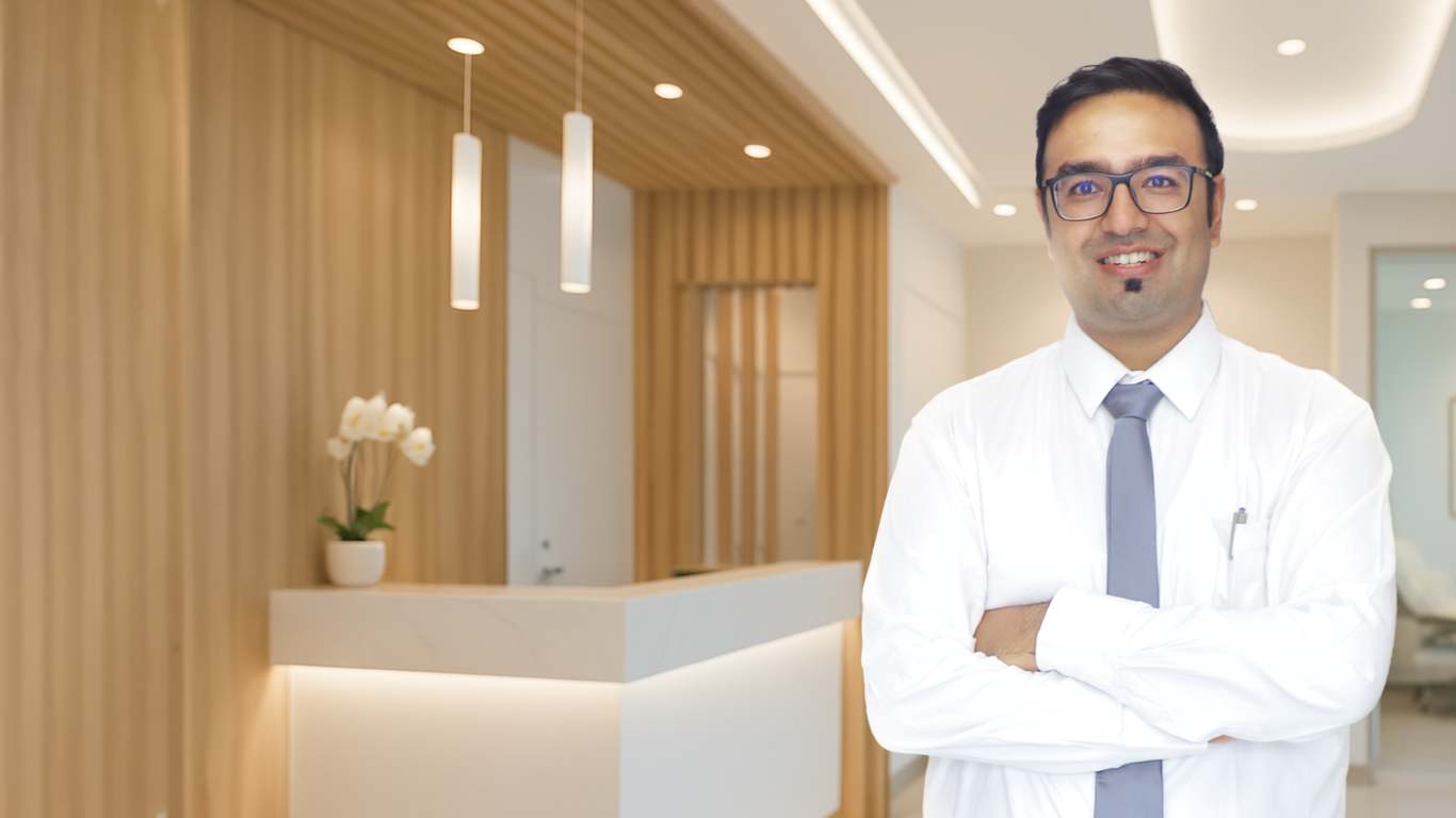 Banner3-Sir ka pic Dr Chirag Arora | Best Orthopedic Surgeon indore