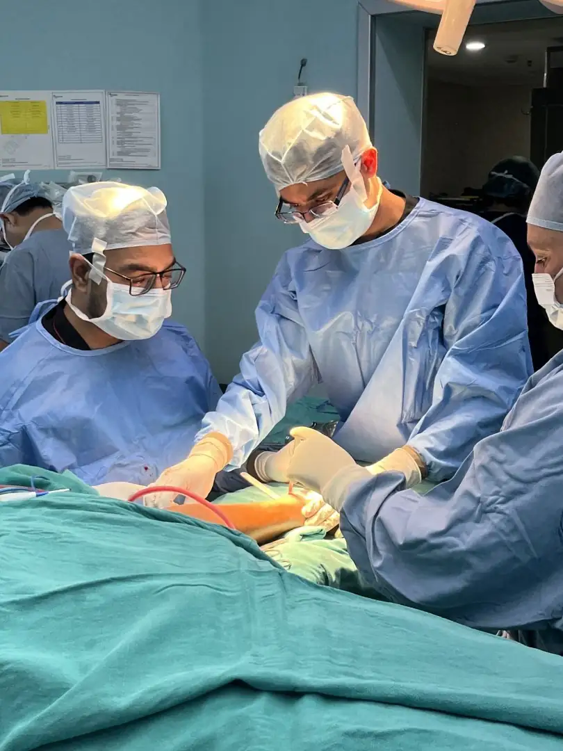 Dr. Chirag Arora - Best Orthopedic Surgeon in Gurgaon with more than 15 years of experience in Shoulder, Knee and Sports Injuries